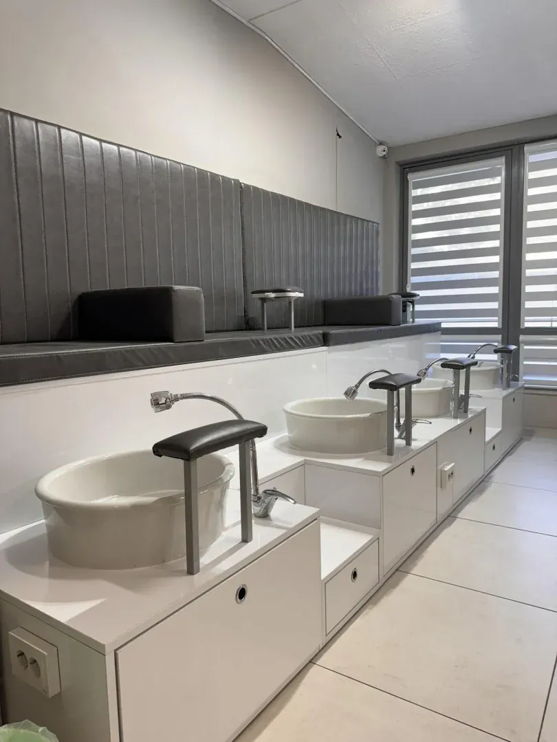 Козметични услуги и грижа за красота в Beauty Center Karima