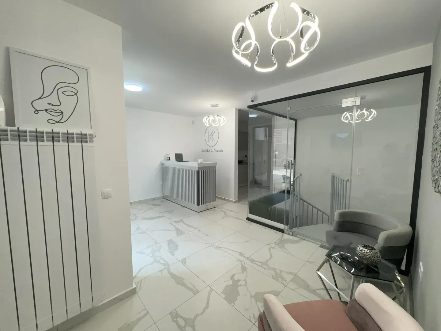 Модерно оборудване и екип в Beauty Center Karima, София